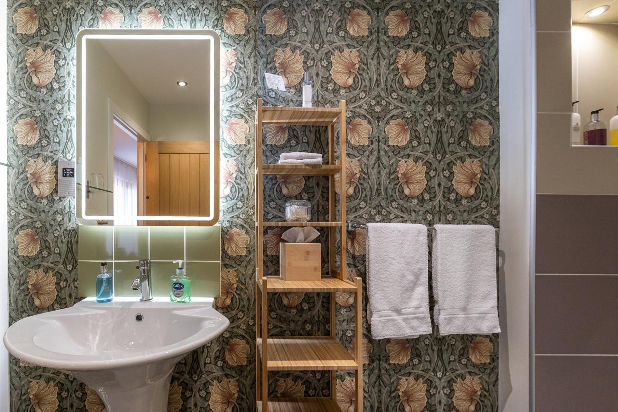 Broad Bay House Hotel Back Bagian luar foto